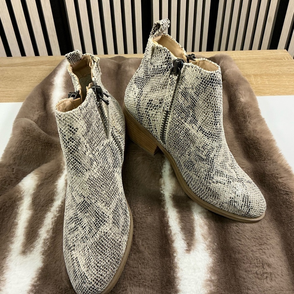 New Snakeskin Ankle Boots, Sz 9.5